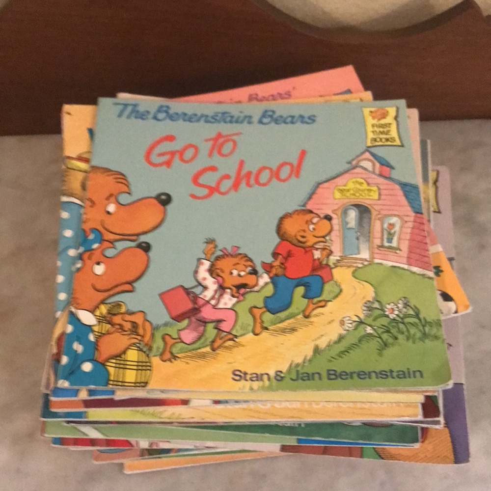 Random House-Set Of 34 Berenstain Bears Books - Picture 10 of 16
